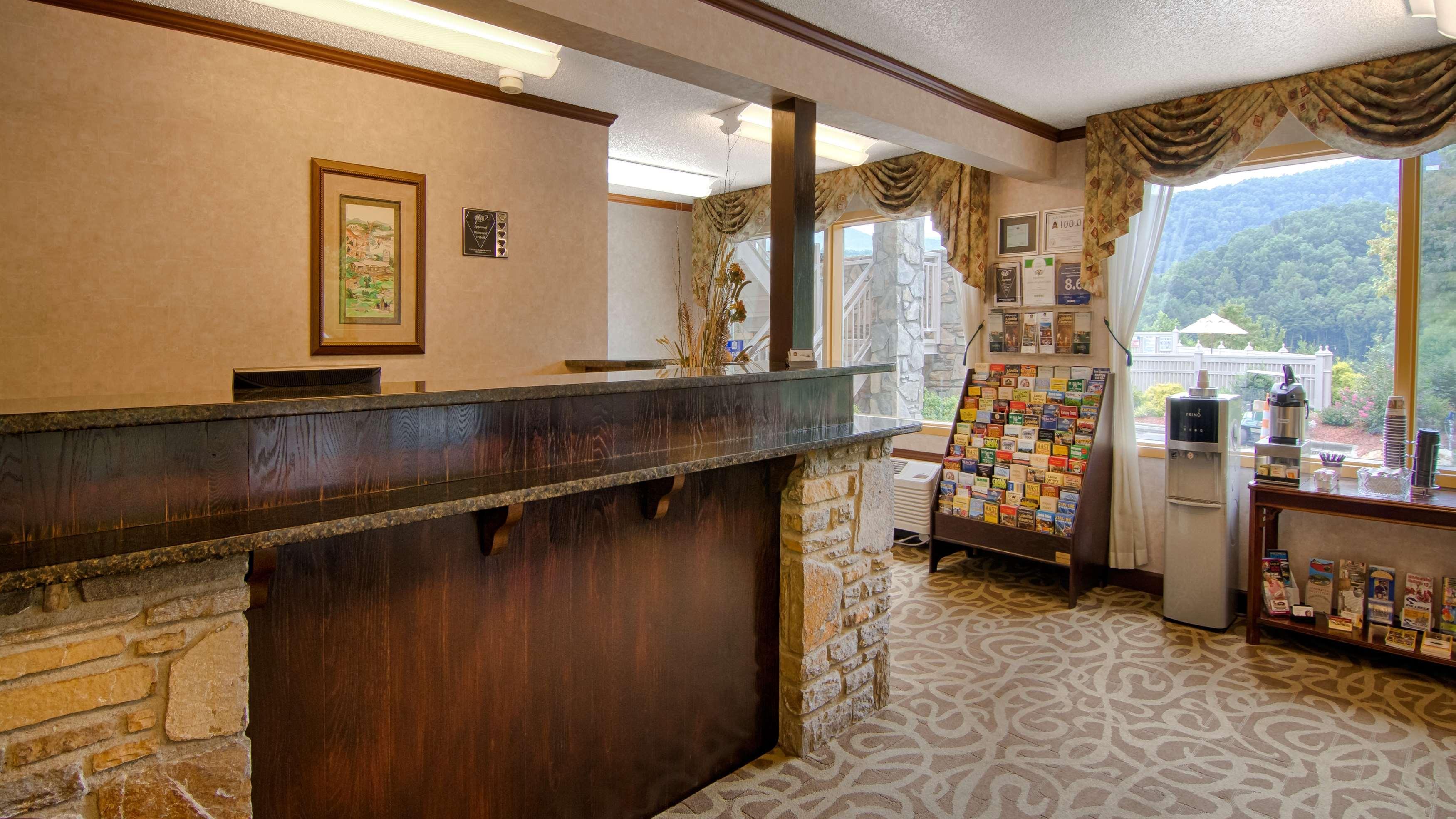 Best Western Smoky Mountain Inn Уейнсвил Екстериор снимка